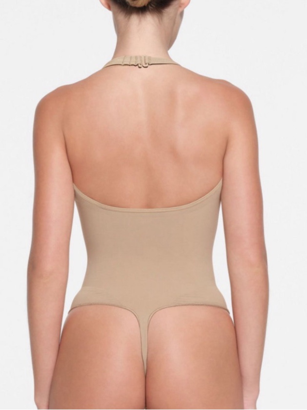 Skims Seamless Sculpt Deep Plunge Thong Bodysuit - Picture 2 of 6